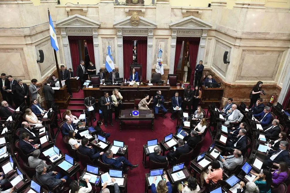 Sueldos millonarios en el Congreso: cuánto cobran los diputados y senadores